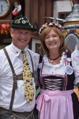 Dirndl & Lederhosen